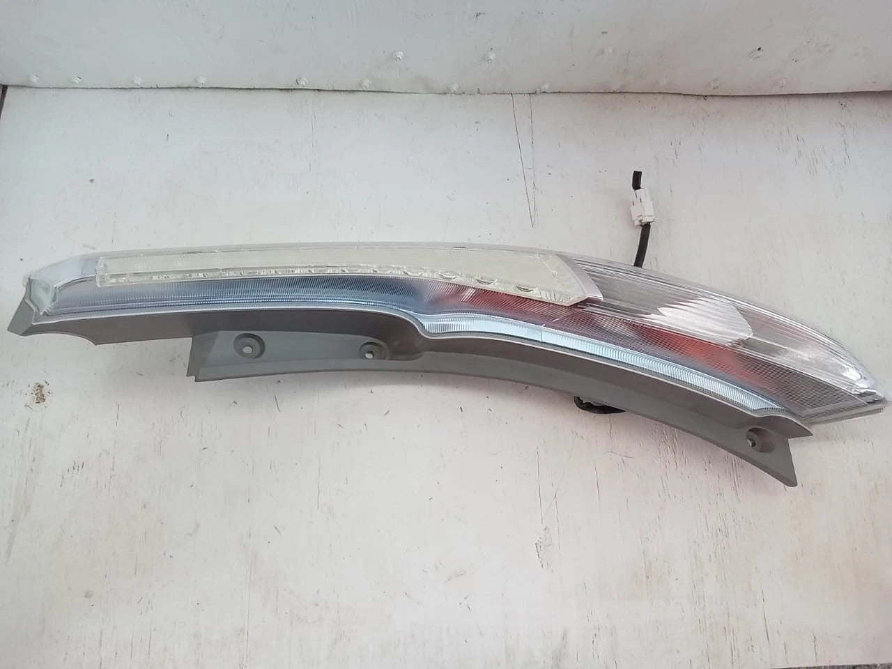 2013-2014 NISSAN LEAF REAR LAMP RIGHT PASSENGER SIDE 26550-3NA3A