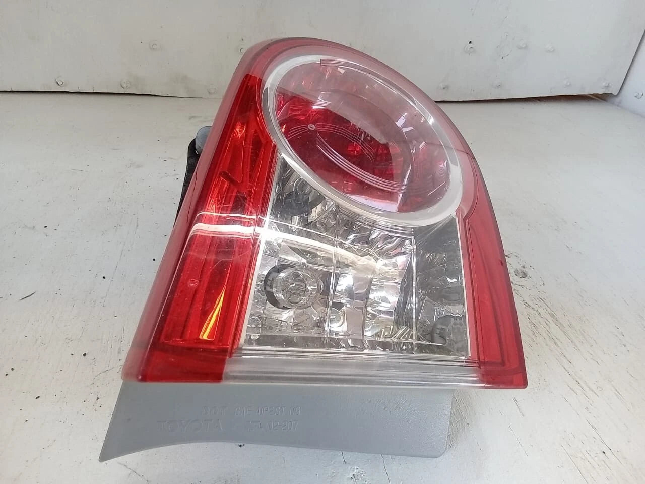 2011-2013 TOYOTA COROLLA TAIL LIGHT REAR LAMP LEFT DRIVER SIDE - SAE AIP2ST 09