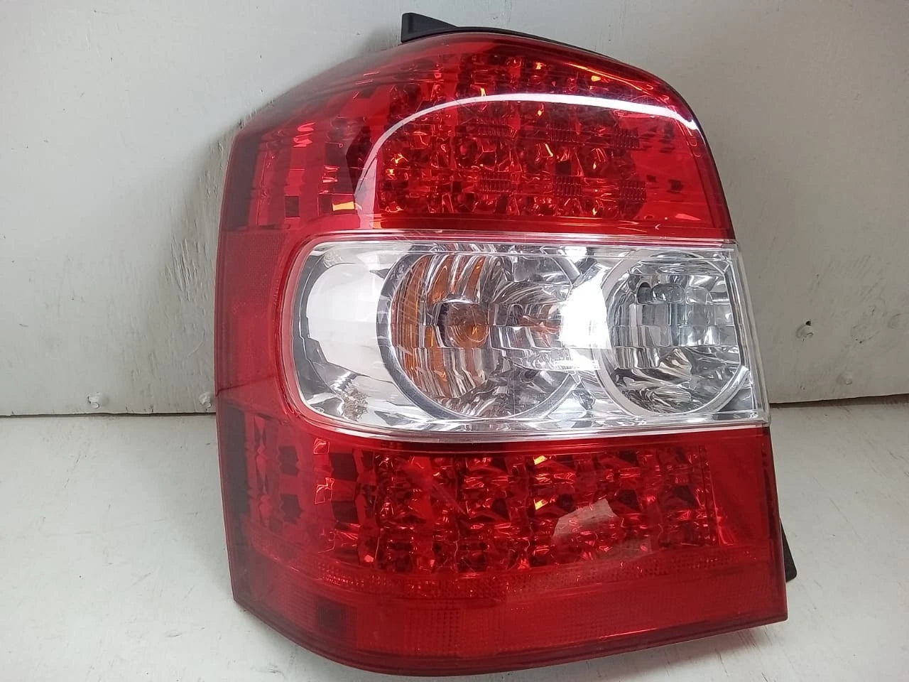 2006-2007 TOYOTA HIGHLANDER HYBRID LIMITED REAR LAMP LEFT DRIVER SIDE 81551-48090, 8155148090, TY1137-U000R