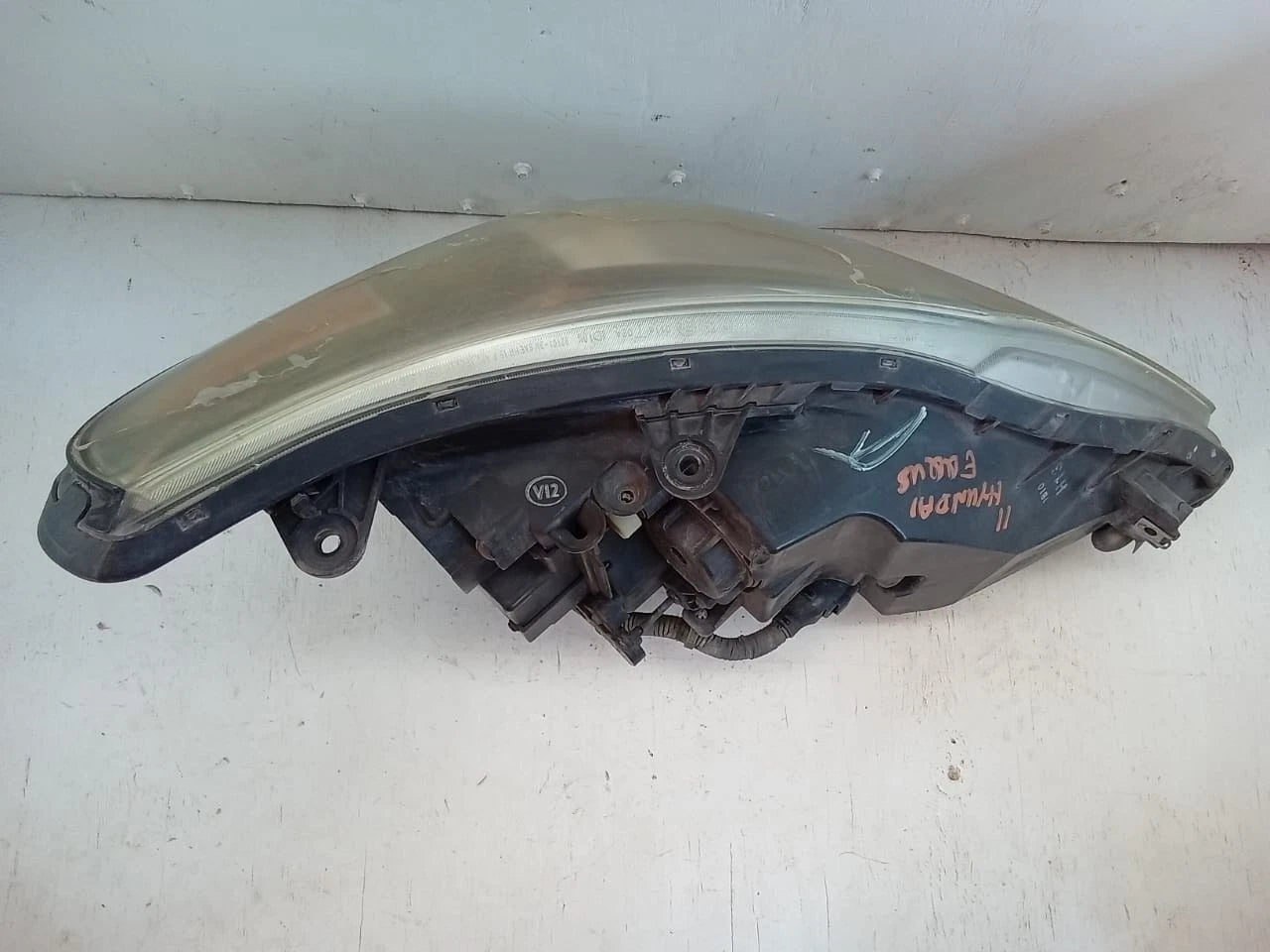 2011 - 2013 HYUNDAI EQUUS HEADLIGHT HEADLAMP LEFT DRIVER SIDE - 00040547 921013N030