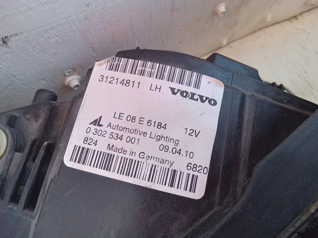 2011 - 2013 VOLVO C30 T5 HEADLIGHT HEADLAMP LEFT DRIVER SIDE - LE08F6184 31214812