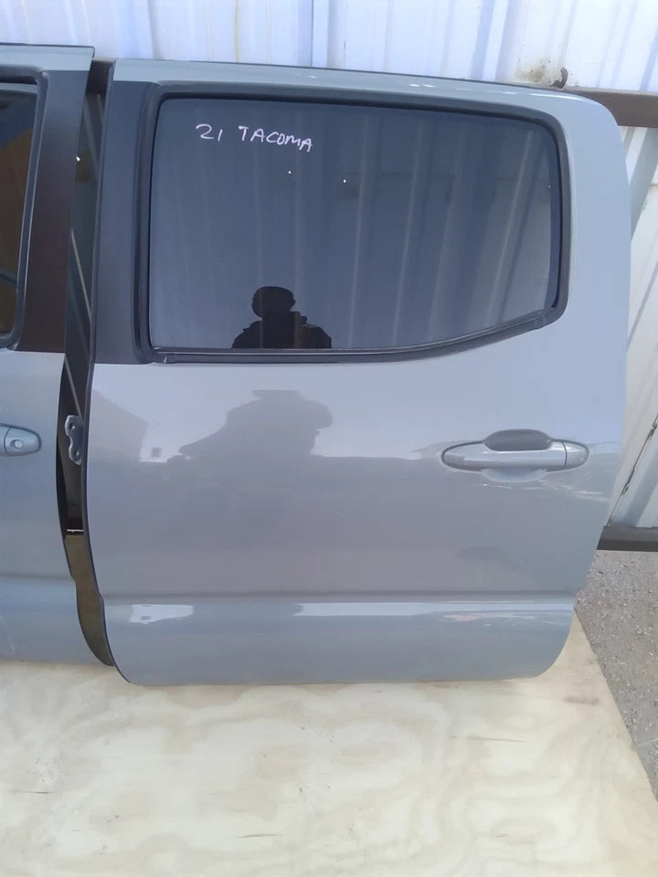 16 17 18 19 20 21 22 23 TOYOTA TACOMA CREW CAB FRONT AND REAR LEFT DOORS ASSY