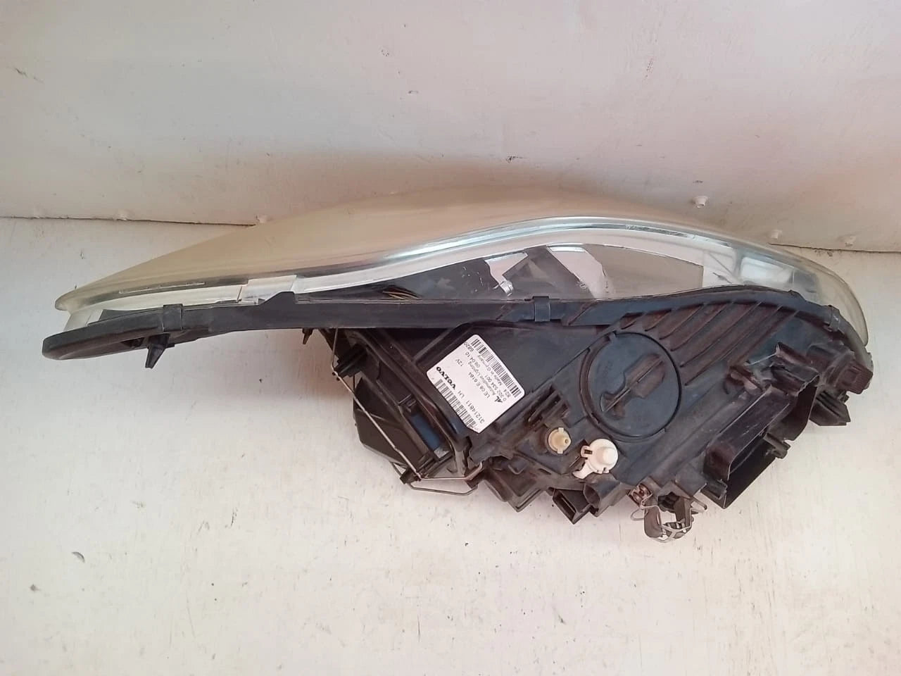 2011 - 2013 VOLVO C30 T5 HEADLIGHT HEADLAMP LEFT DRIVER SIDE - LE08F6184 31214812