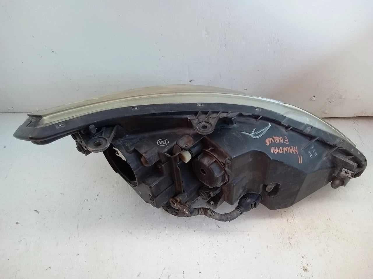 2011 - 2013 HYUNDAI EQUUS HEADLIGHT HEADLAMP LEFT DRIVER SIDE - 00040547 921013N030