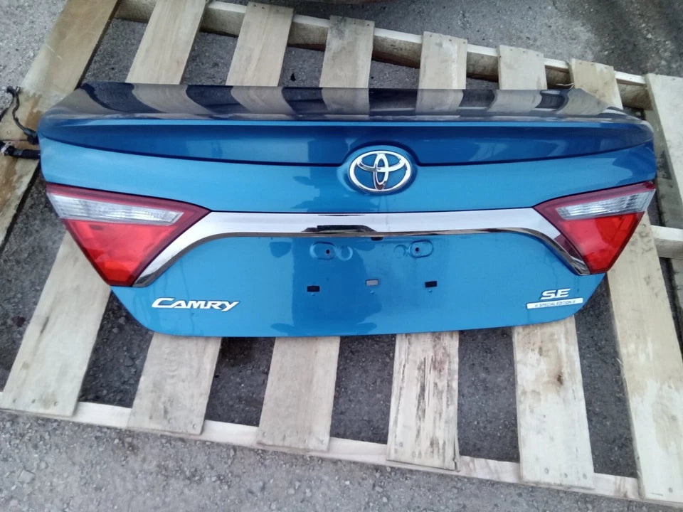 2015 2016 2017 TOYOTA CAMRY TRUNK LID BOOT LIFTGATE WITH CAMERA - COLOR 8T7