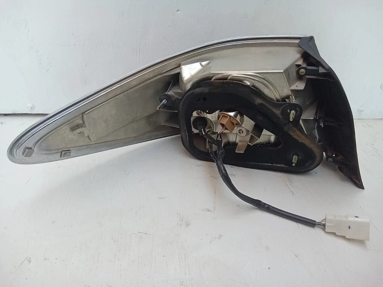 2004-2006 LEXUS ES330 ES 330 TAIL LIGHT REAR LAMP RIGHT PASSENGER SIDE 8155133430