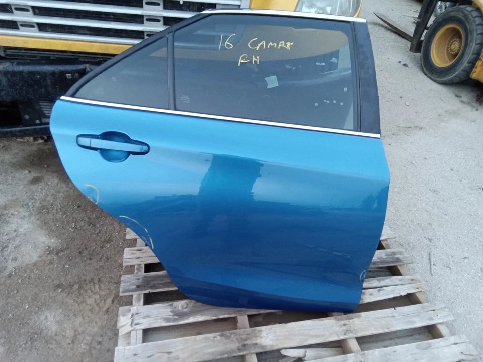 2015 2016 2017 TOYOTA CAMRY REAR RIGHT SIDE DOOR - COLOR 8T7