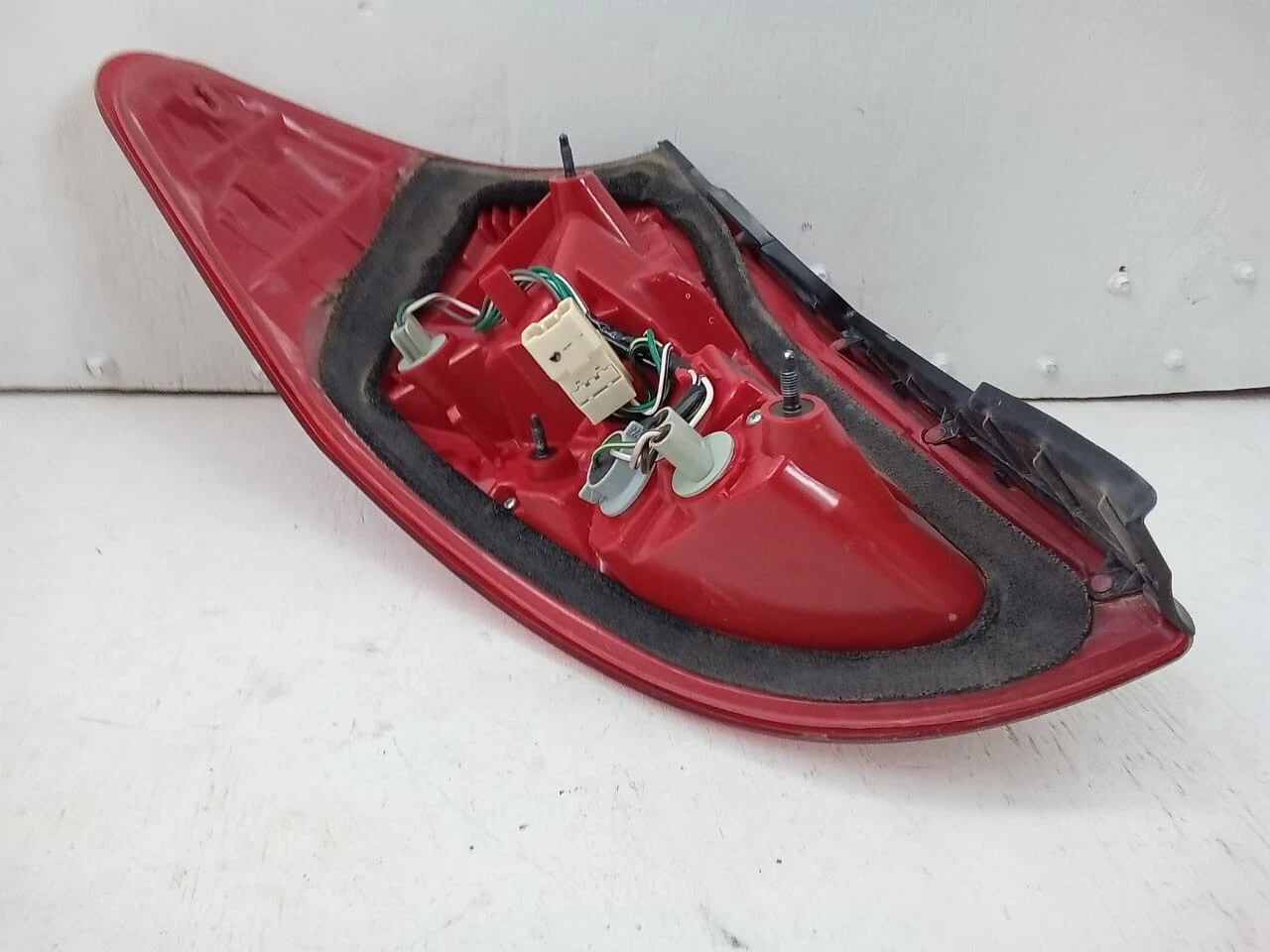 2006-2008 TOYOTA RAV4 TAIL LIGHT REAR LAMP RIGHT PASSENGER SIDE 81561-42100
