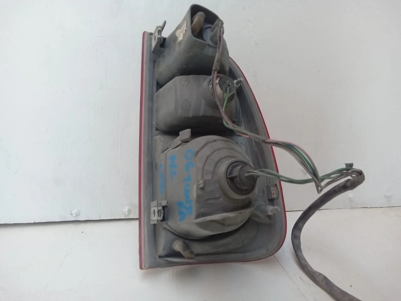 2005-2006 TOYOTA TUNDRA TAIL LIGHT REAR LAMP LEFT DRIVER SIDE ACCESS CAB TY809B000R