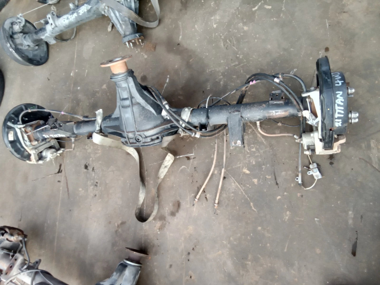 20 21 22 23 24 NISSAN TITAN REAR END DIFFERENTIAL CARRIER AXLE 4WD NON-LOCKING