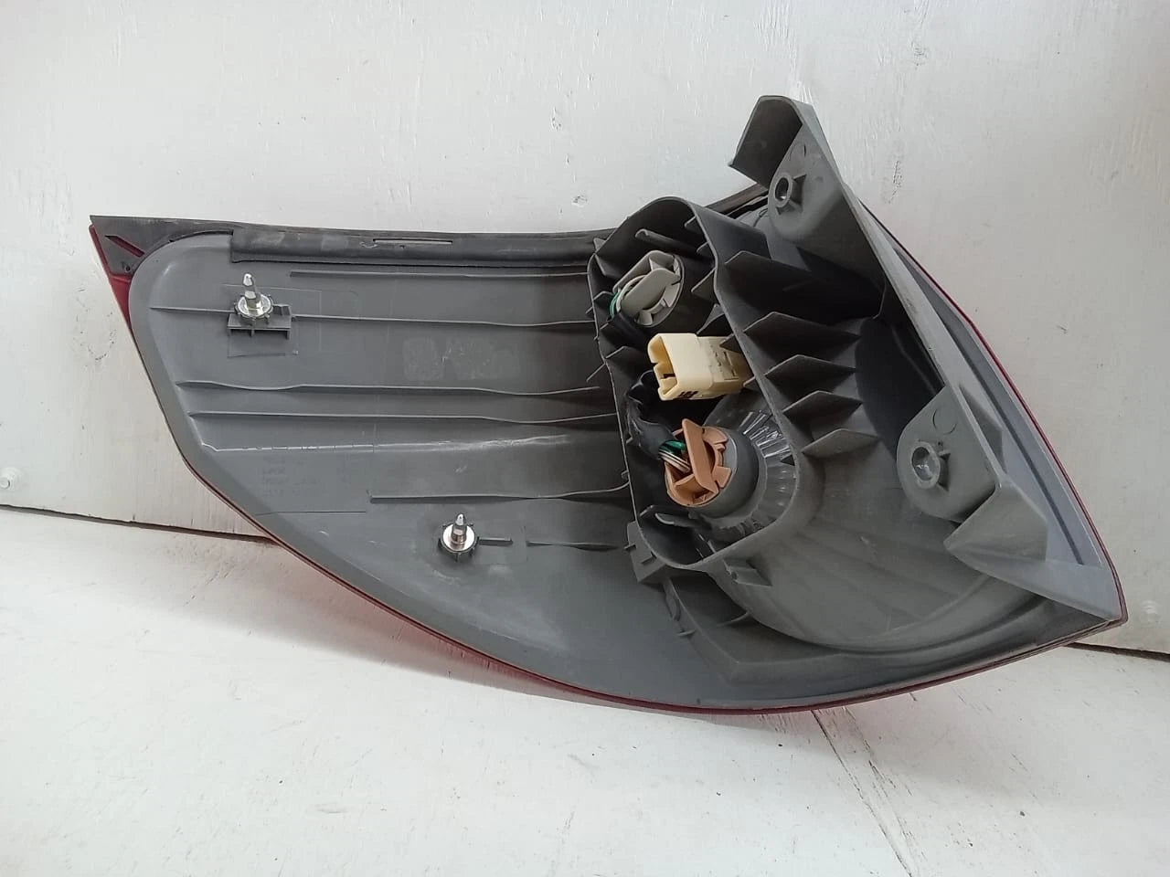 2006-2010 TOYOTA SIENNA TAIL LIGHT REAR LAMP RIGHT PASSENGER SIDE 81550AE020