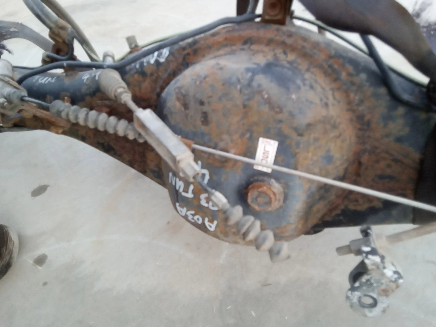 00-06 TOYOTA TUNDRA ACC CAB (1.5 DOORS) 4.7L 4WD 4X4 REAR END DIFFERENTIAL AXLE