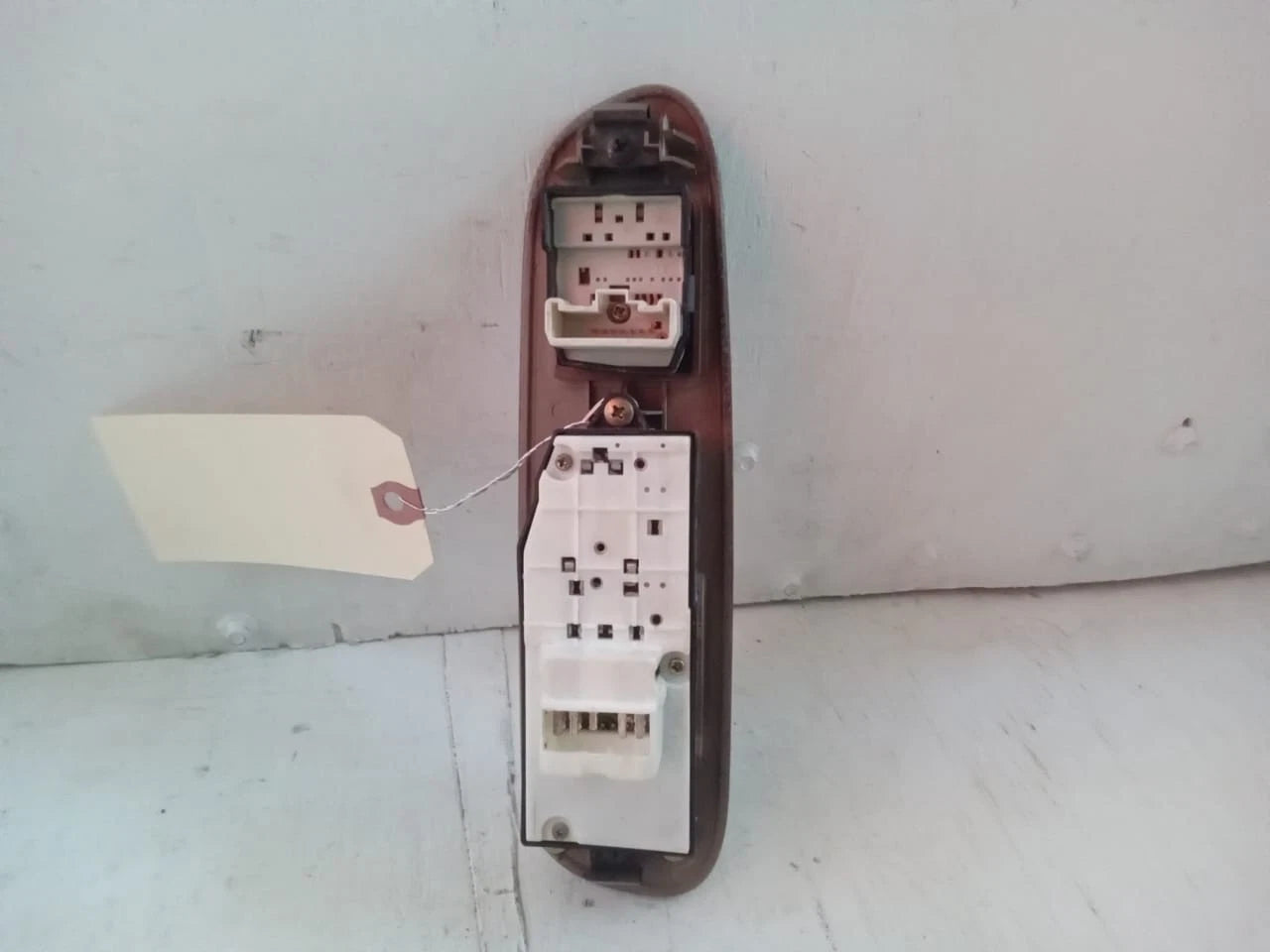 00-06 TOYOTA TUNDRA DRIVER SIDE MASTER POWER WINDOW SWITCH WOOD GRAIN 742020C020