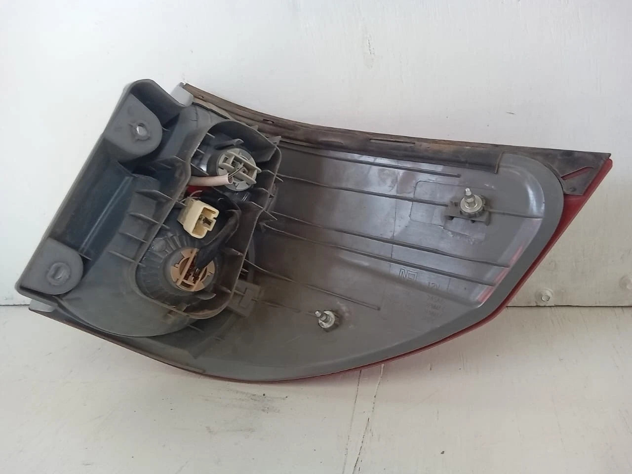 2006-2010 TOYOTA SIENNA TAIL LIGHT REAR LAMP LEFT DRIVER SIDE 81560AE020