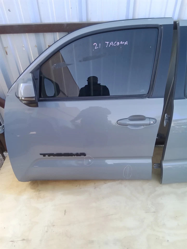 16 17 18 19 20 21 22 23 TOYOTA TACOMA CREW CAB FRONT AND REAR LEFT DOORS ASSY