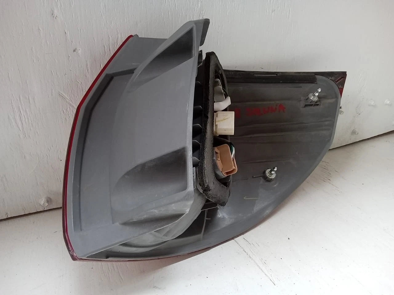 2006-2010 TOYOTA SIENNA TAIL LIGHT REAR LAMP LEFT DRIVER SIDE 81560AE020