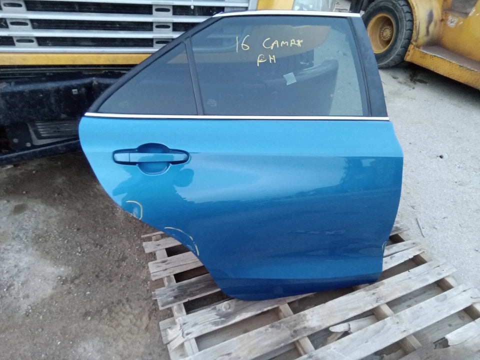 2015 2016 2017 TOYOTA CAMRY REAR RIGHT SIDE DOOR - COLOR 8T7