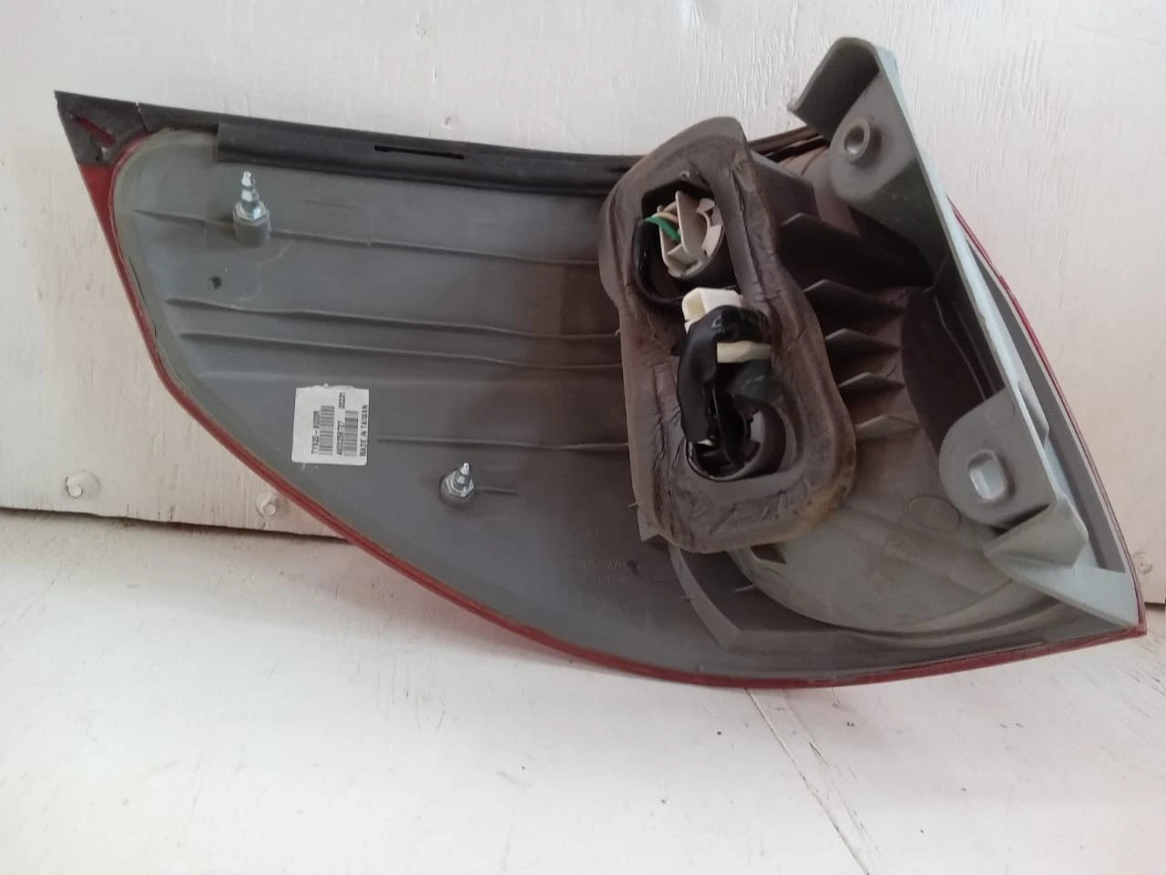 2006-2010 TOYOTA SIENNA TAIL LIGHT REAR LAMP RIGHT PASSENGER SIDE 81550AE020