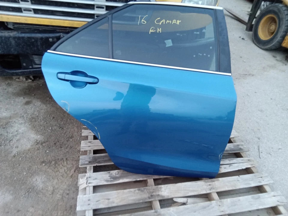 2015 2016 2017 TOYOTA CAMRY REAR RIGHT SIDE DOOR - COLOR 8T7