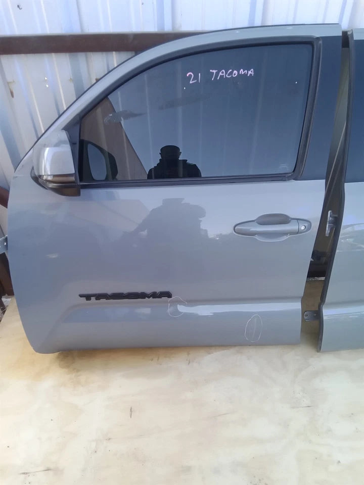 16 17 18 19 20 21 22 23 TOYOTA TACOMA CREW CAB FRONT AND REAR LEFT DOORS ASSY