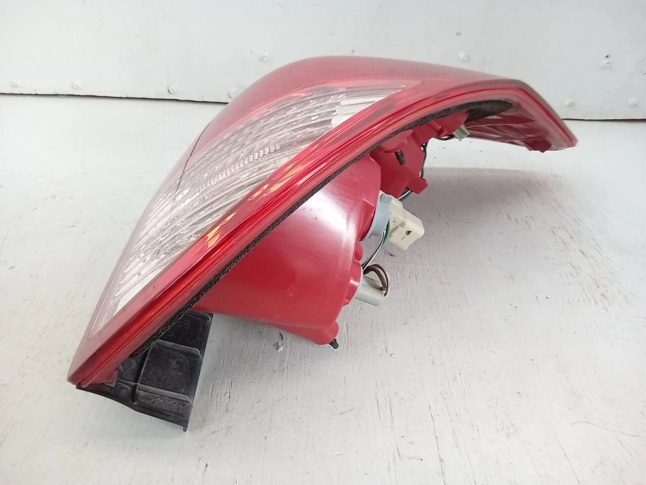 2006-2008 TOYOTA RAV4 TAIL LIGHT REAR LAMP RIGHT PASSENGER SIDE 81561-42100