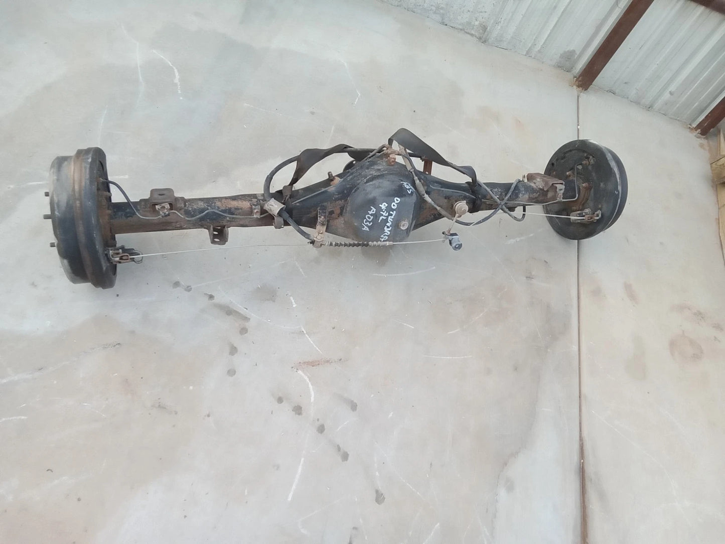 00-06 TOYOTA TUNDRA ACC CAB (1.5 DOORS) 4.7L 4WD 4X4 REAR END DIFFERENTIAL AXLE