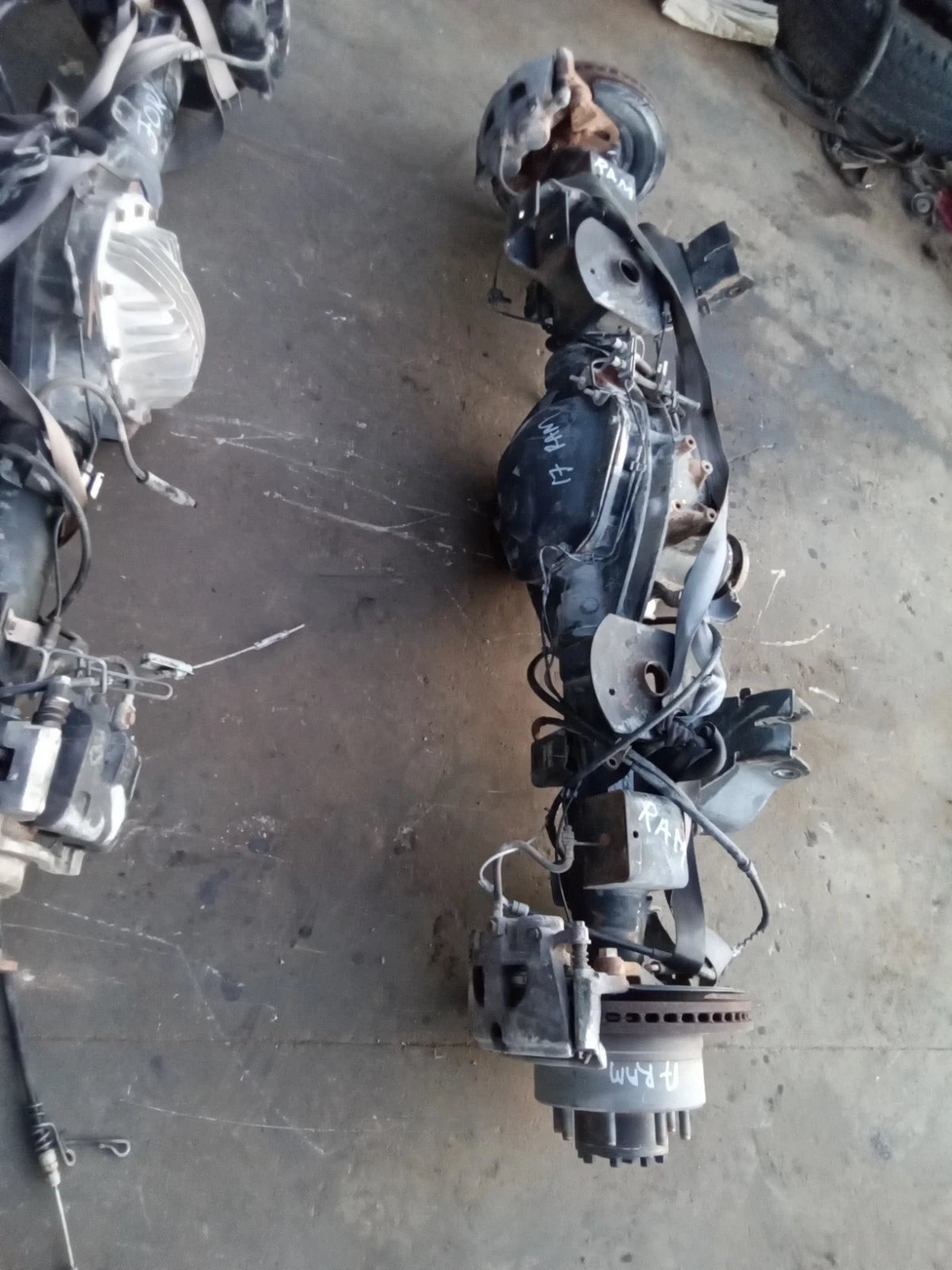 2014-2018 DODGE RAM 2500 REAR END DIFFERENTIAL AXLE CARRIER 4X4 5146385AL