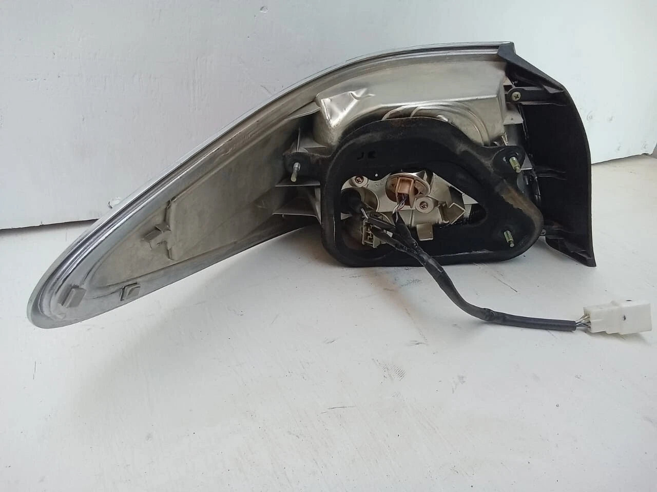 2004-2006 LEXUS ES330 ES 330 TAIL LIGHT REAR LAMP RIGHT PASSENGER SIDE 8155133430