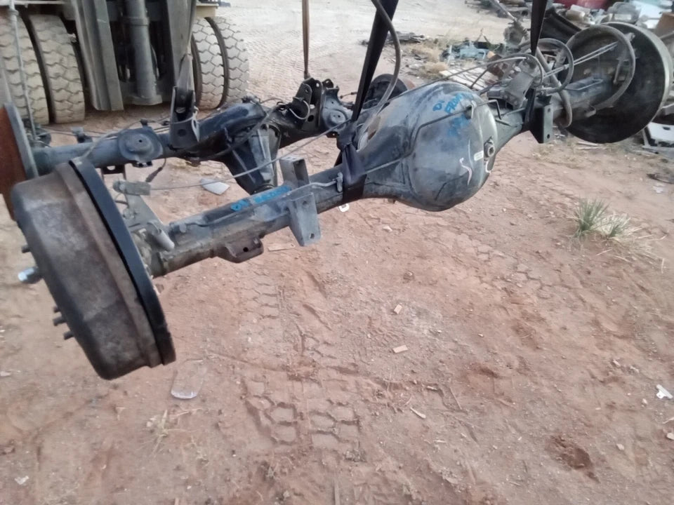 2001 2002 Nissan Frontier 3.3L V6 REAR END DIFFERENTIAL AXLE W/ LOCKER 4.636