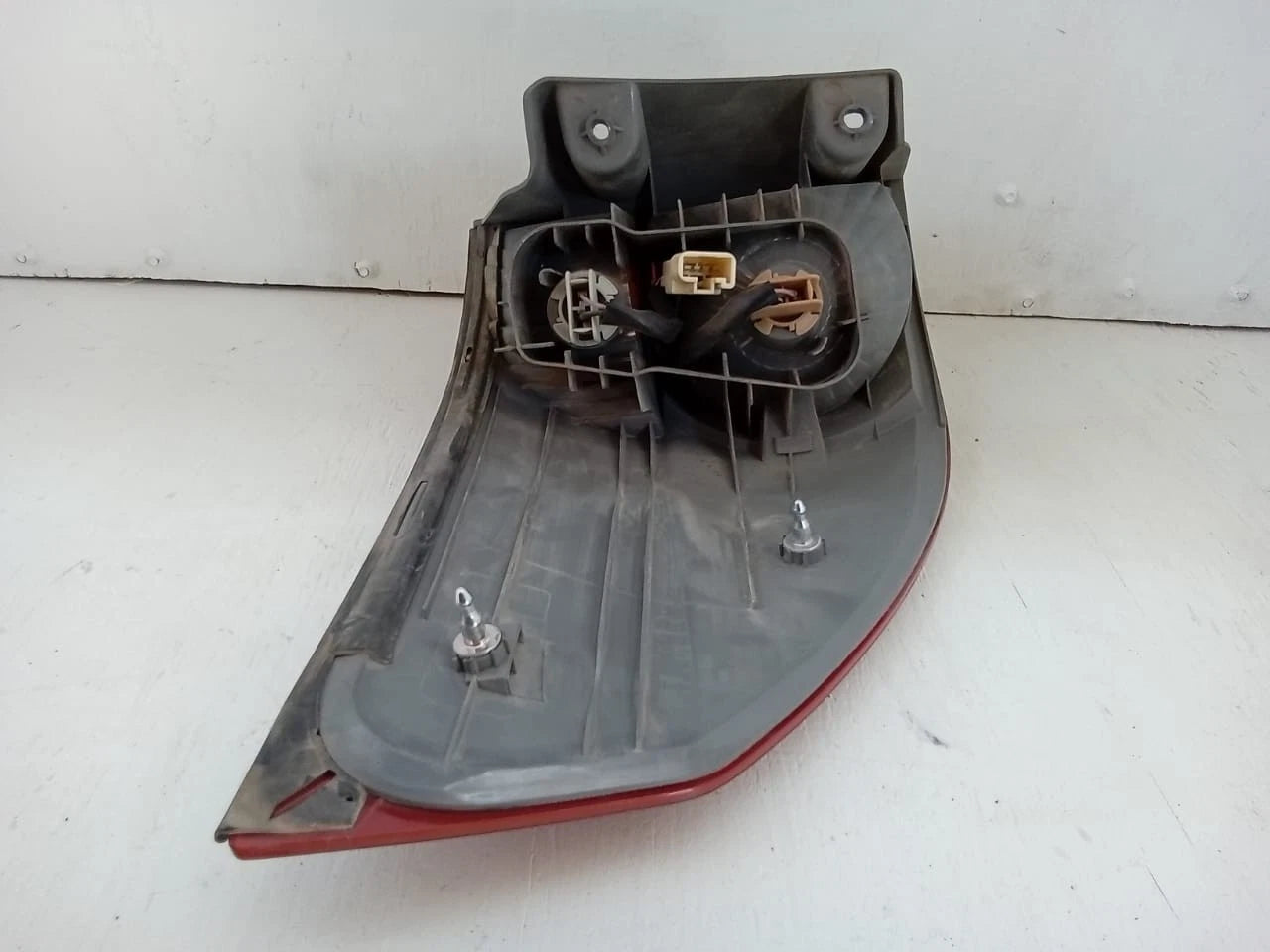 2006-2010 TOYOTA SIENNA TAIL LIGHT REAR LAMP RIGHT PASSENGER SIDE 81550AE020