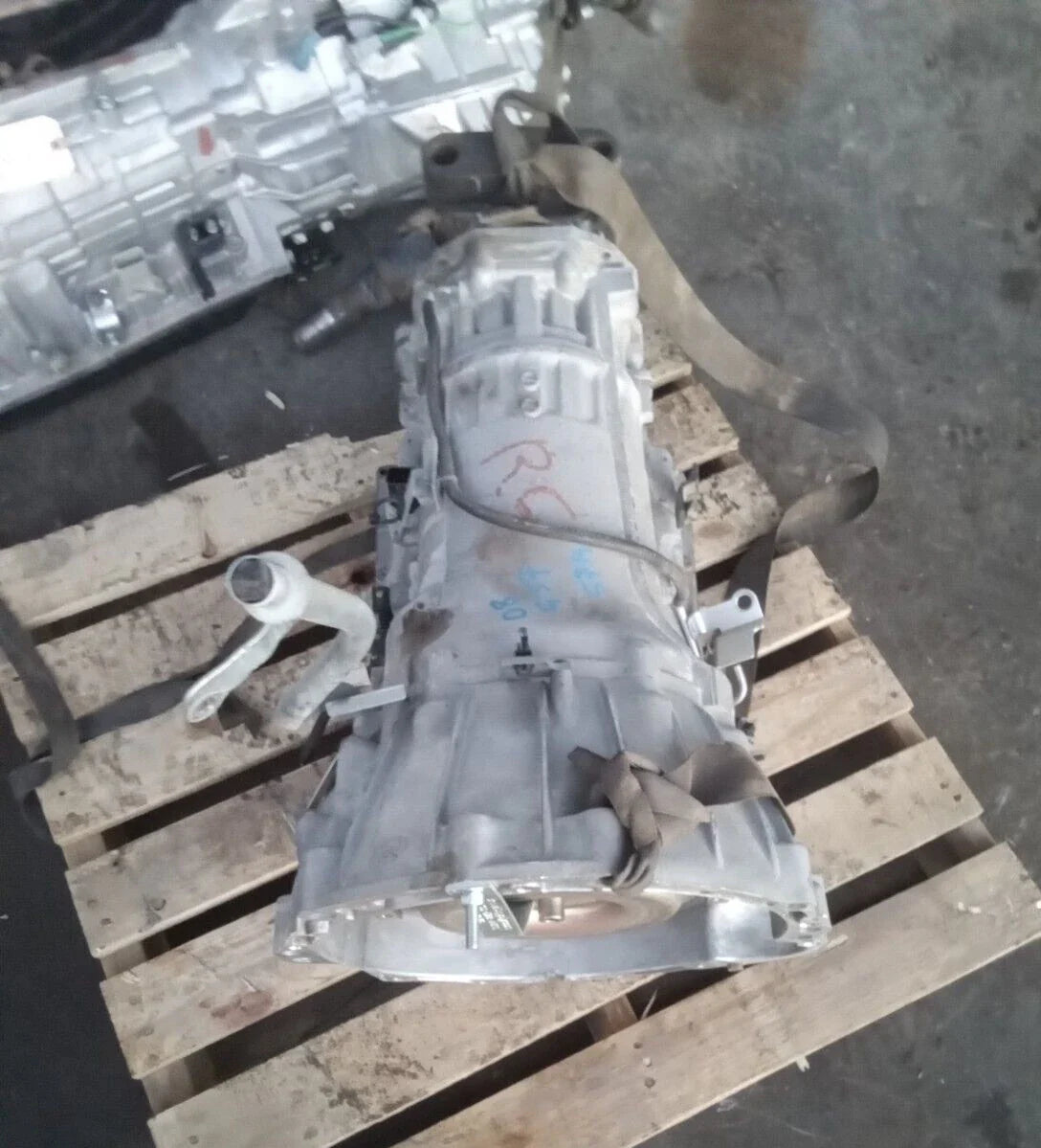 2008 INFINITI G37 automatic transmission assembly 57,753 miles on wooden pallet