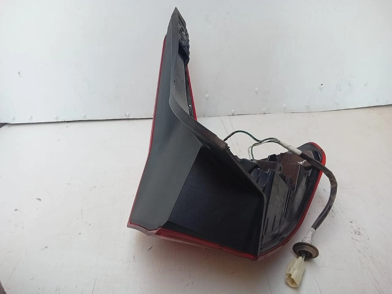 2018-2020 MITSUBISHI ECLIPSE CROSS TAIL LIGHT REAR LAMP LEFT DRIVER SIDE 8330B014