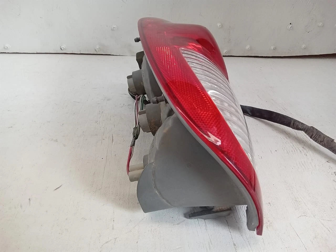 2005-2006 TOYOTA TUNDRA TAIL LIGHT REAR LAMP RIGHT PASSENGER SIDE ACCESS CAB 815500C060