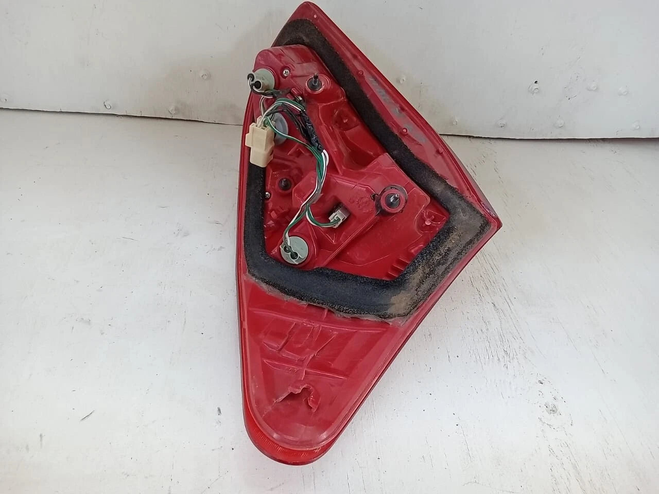 2006-2008 TOYOTA RAV4 TAIL LIGHT REAR LAMP LEFT DRIVER SIDE 81561-42100