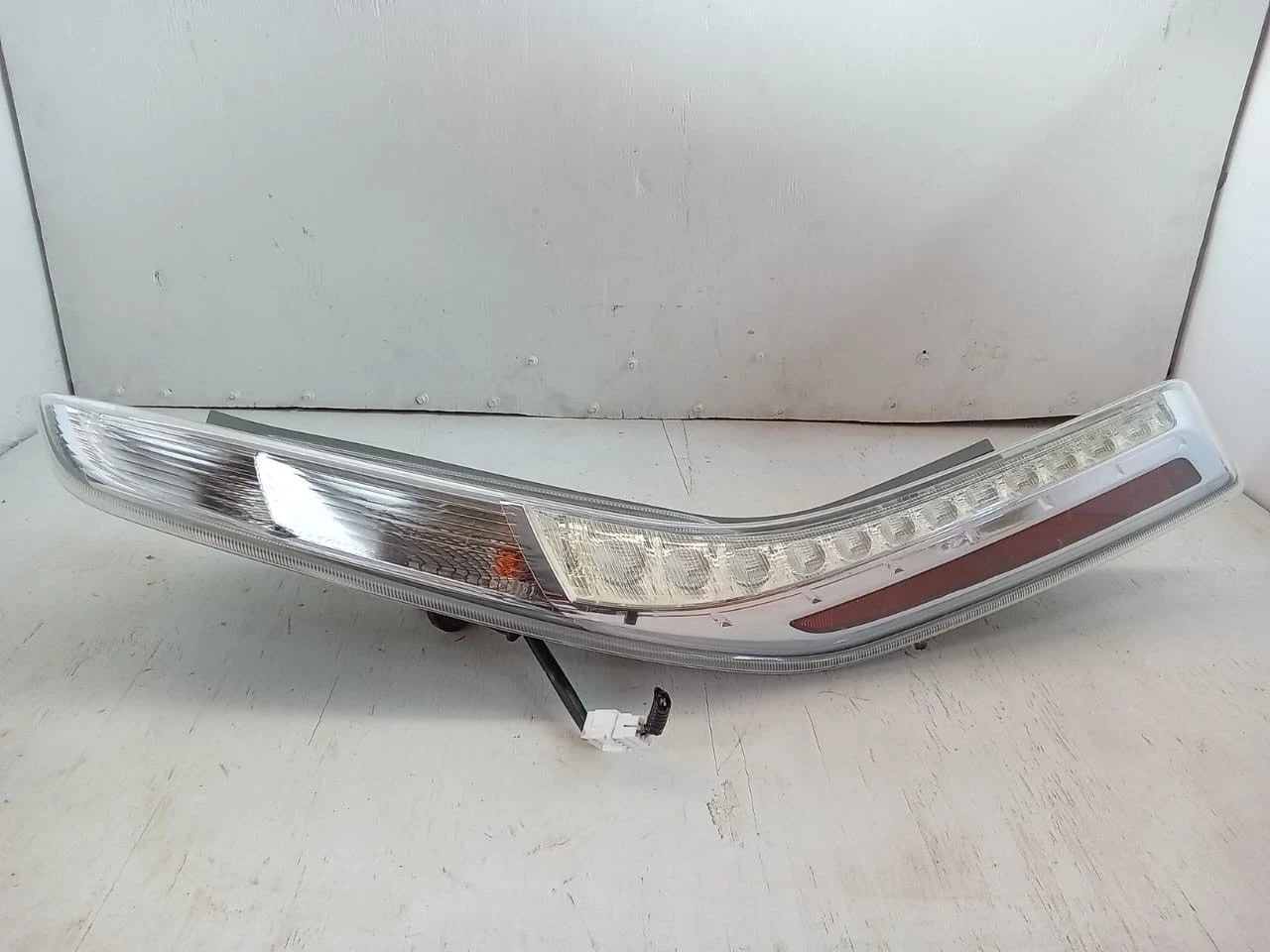 2013-2014 NISSAN LEAF REAR LAMP RIGHT PASSENGER SIDE 26550-3NA3A