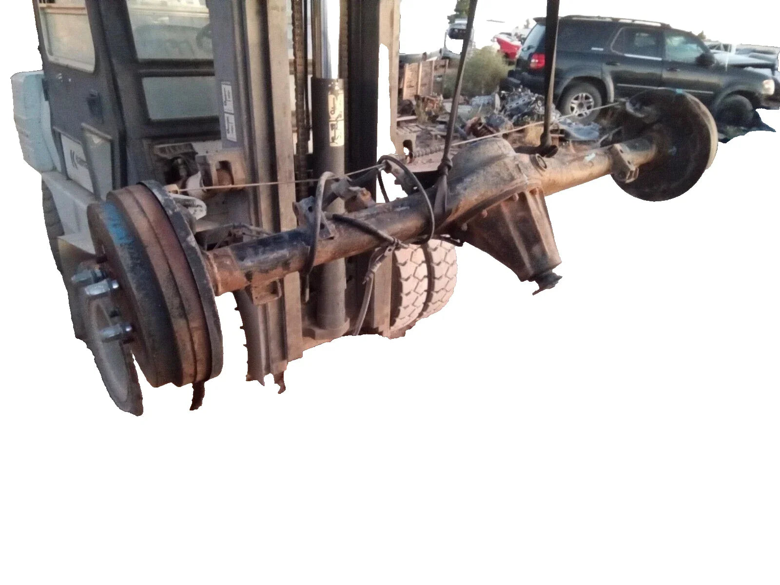 rear end differential axle for 00-06 Toyota Tundra ACC Cab 4.7L 2WD A01A