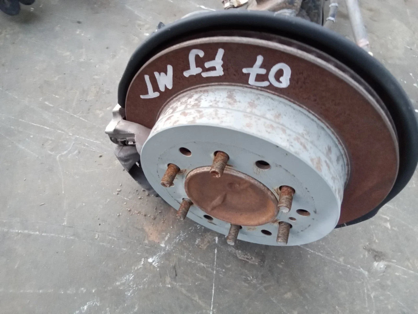 2007 2008 Toyota FJ Cruiser rear differential with locker 3.909 ratio 4WD MT complete rear end assembly