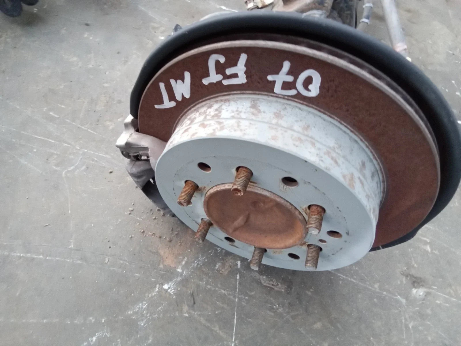 2007 2008 Toyota FJ Cruiser rear differential with locker 3.909 ratio 4WD MT complete rear end assembly