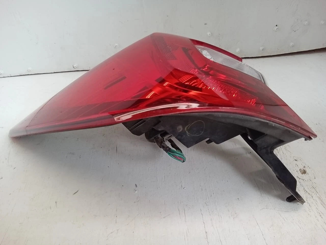 2015-2019 SUBARU OUTBACK WAGON TAIL LIGHT REAR LAMP LEFT DRIVER SIDE 84912AL06A
