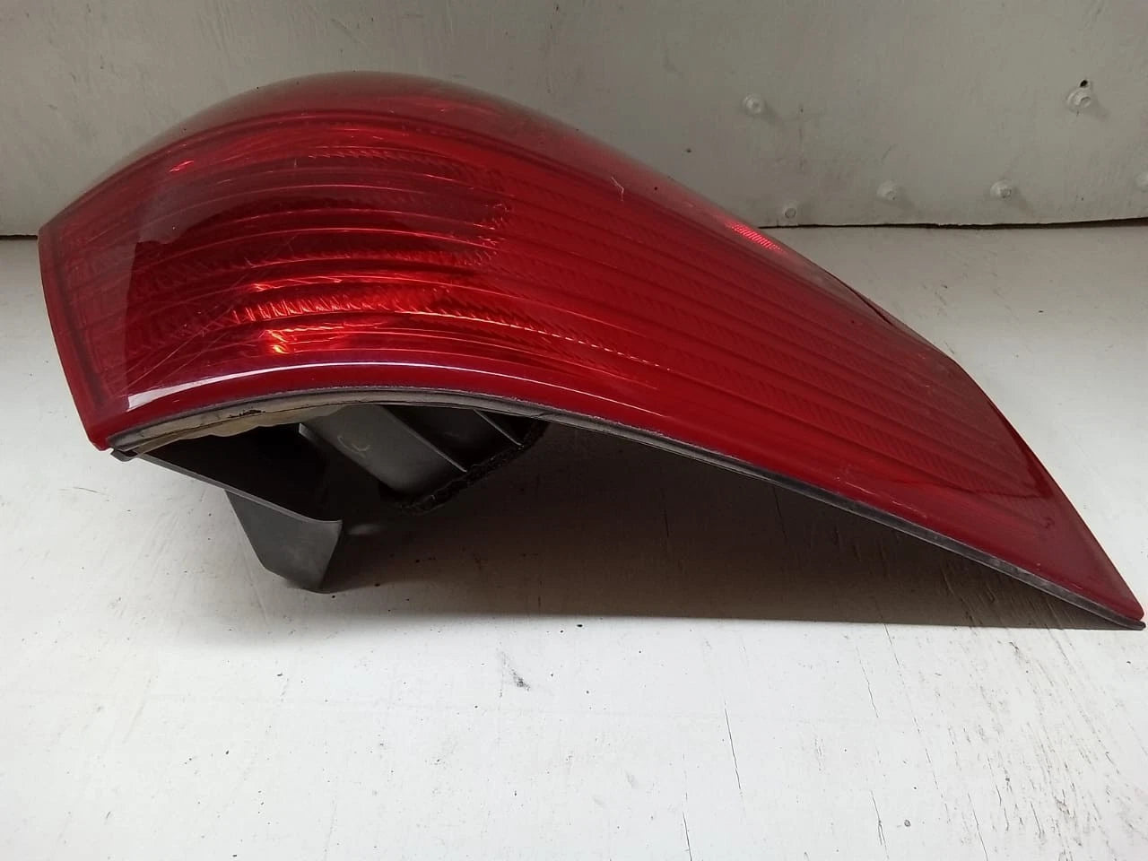 2006-2010 TOYOTA SIENNA TAIL LIGHT REAR LAMP LEFT DRIVER SIDE 81560AE020