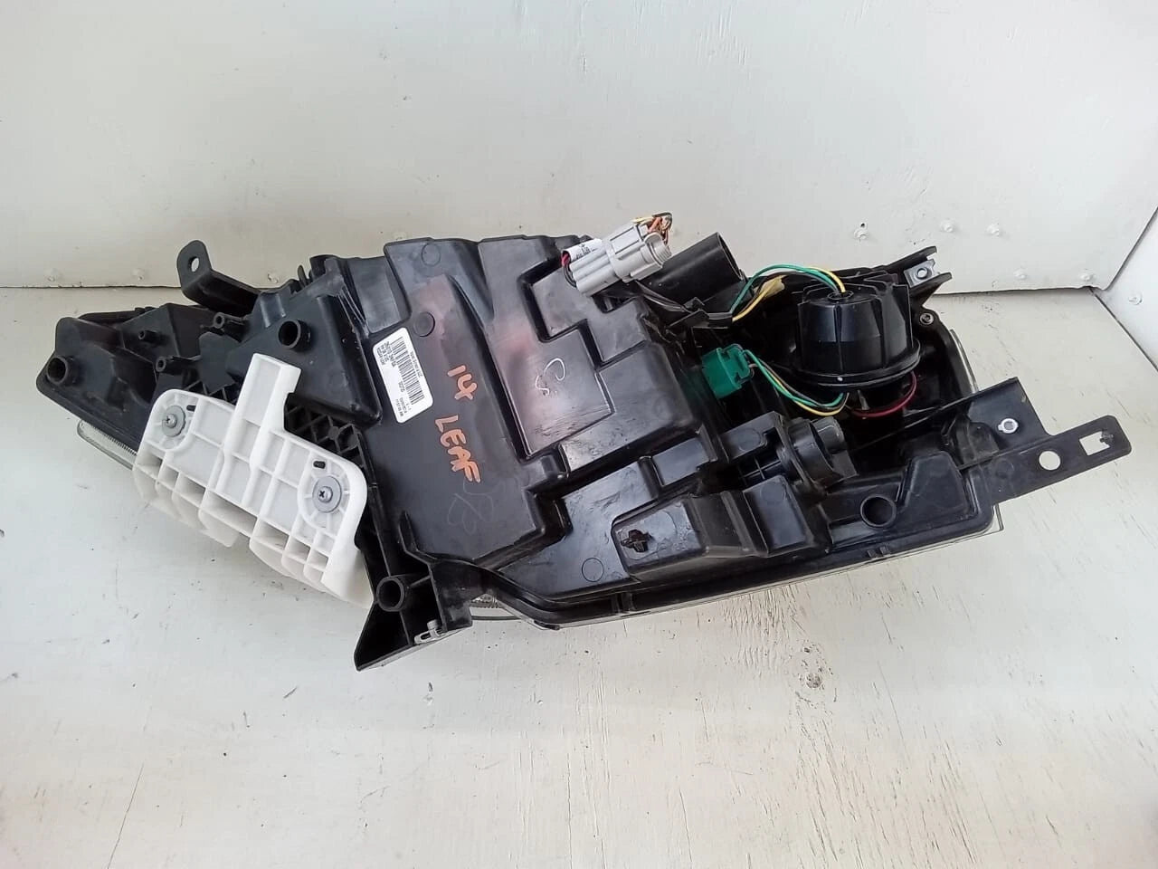 2013 - 2017 NISSAN LEAF HEADLIGHT HEADLAMP RIGHT PASSENGER SIDE - 260103NF0A