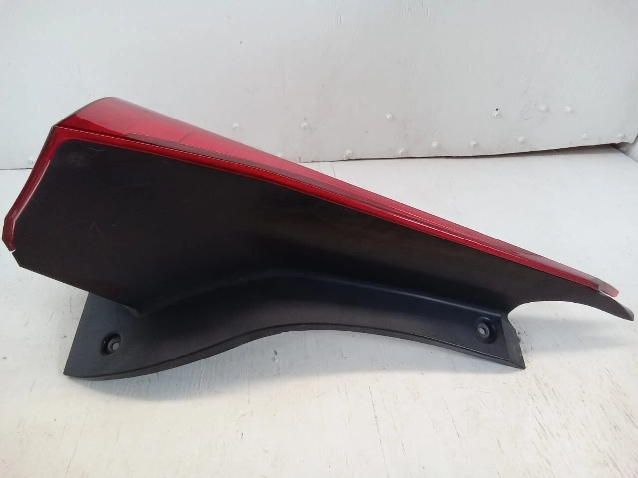 2018-2020 MITSUBISHI ECLIPSE CROSS TAIL LIGHT REAR LAMP LEFT DRIVER SIDE 8330B014
