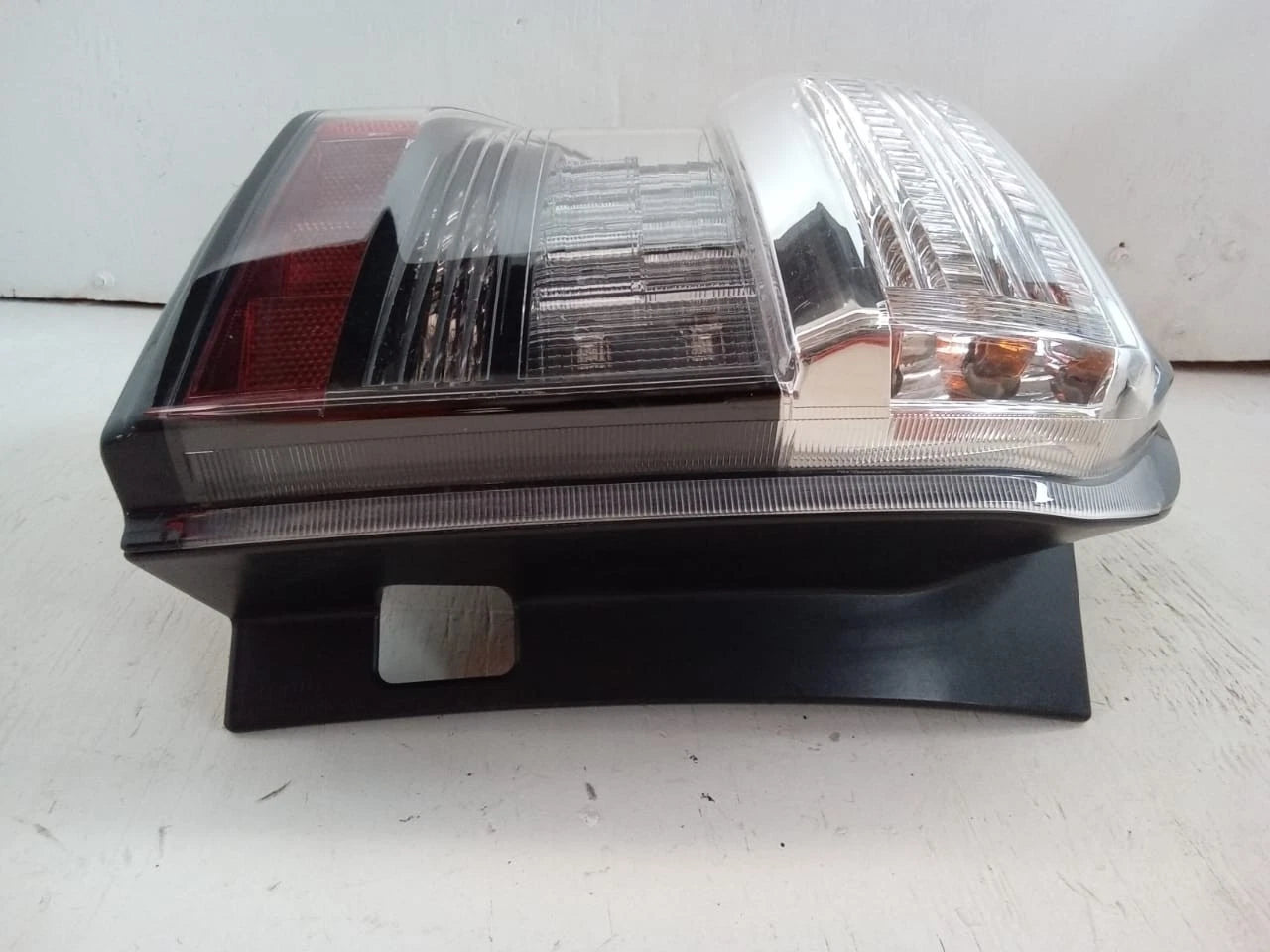 2014-2022 TOYOTA 4RUNNER REAR LAMP LEFT DRIVER SIDE - OEM 8156135392