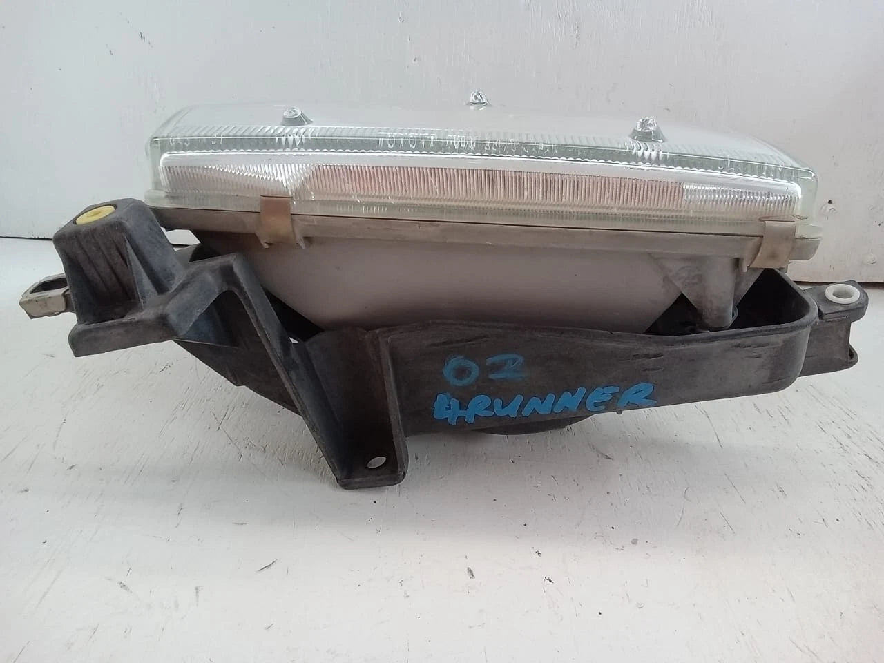 1999- 2002 TOYOTA 4RUNNER HEADLIGHT HEADLAMP LEFT DRIVER SIDE - 9922670005