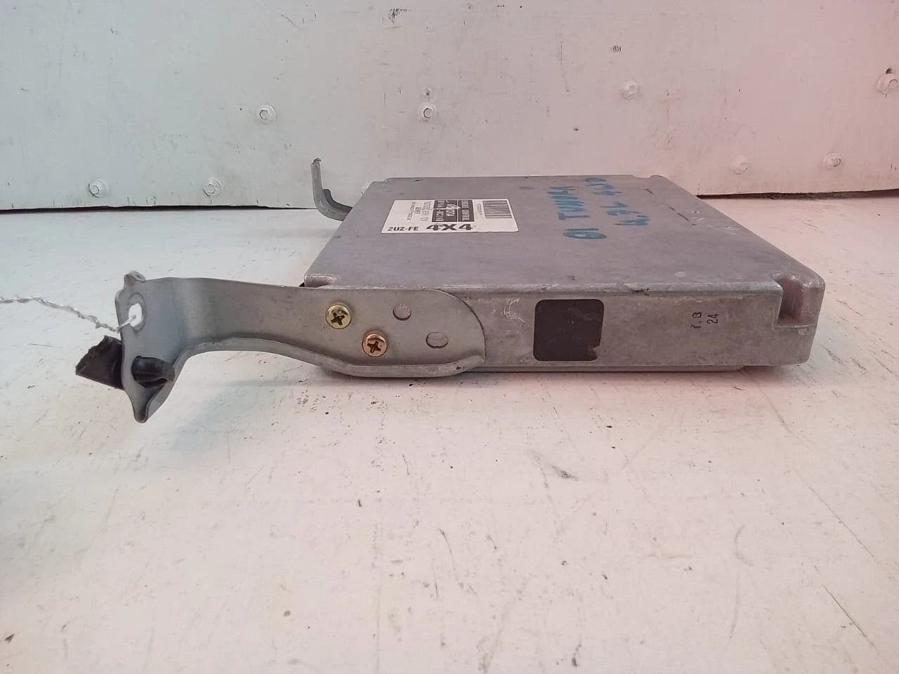 01-02 TOYOTA TUNDRA 4.7L 4WD ENGINE COMPUTER CONTROL MODULE ECU ECM 89661-0C240