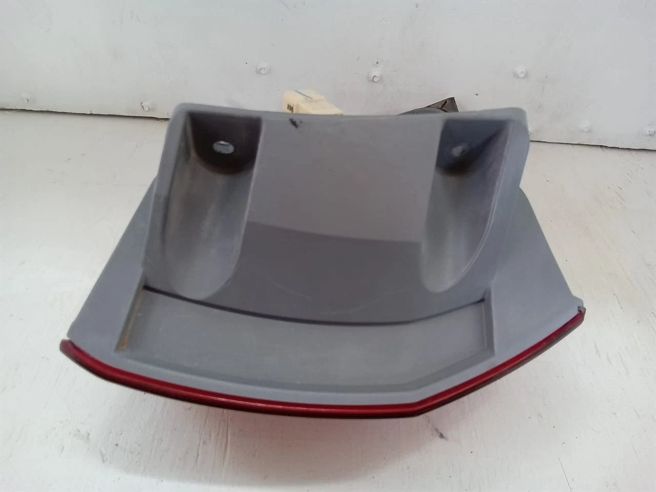 2006-2010 TOYOTA SIENNA TAIL LIGHT REAR LAMP RIGHT PASSENGER SIDE 81550AE020