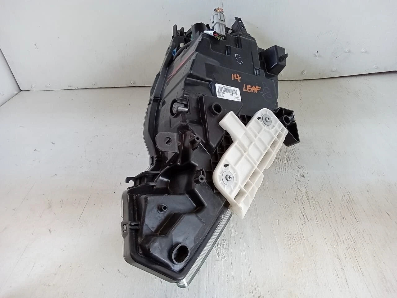 2013 - 2017 NISSAN LEAF HEADLIGHT HEADLAMP RIGHT PASSENGER SIDE - 260103NF0A