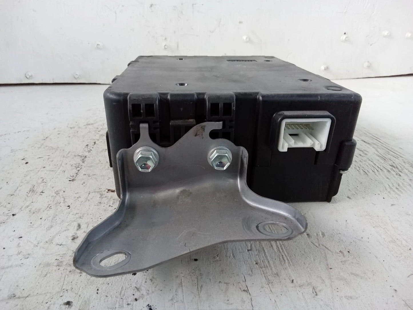 2006-2013 TOYOTA HIGHLANDER CAMRY BRAKE CONTROL POWER SUPPLY MODULE 89680-33010