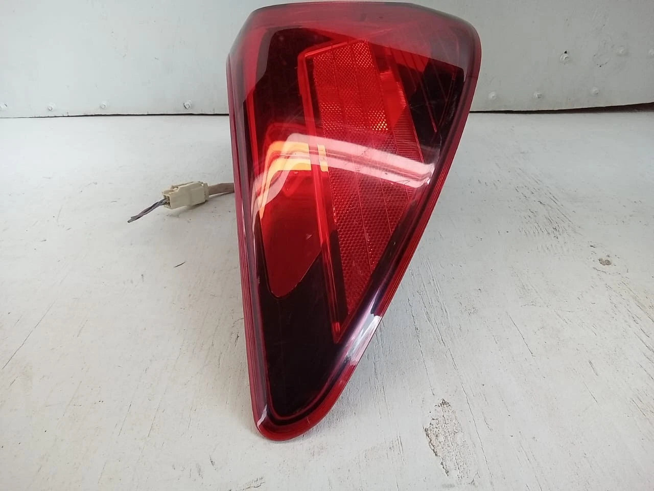 2015-2019 SUBARU OUTBACK WAGON TAIL LIGHT REAR LAMP LEFT DRIVER SIDE 84912AL06A