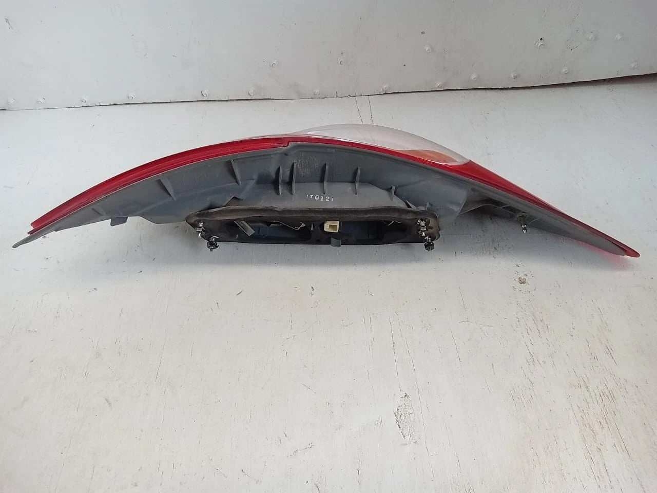 2004-2006 TOYOTA SOLARA TAIL LIGHT REAR LAMP LEFT DRIVER SIDE 06-67L, 0667L, AIP2RST